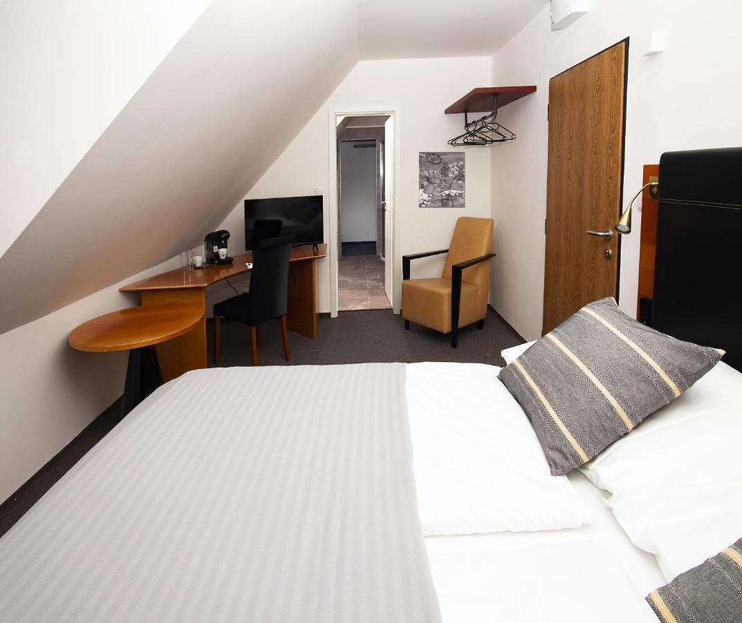 Hotel Petrovy Kameny Karlova Studánka Esterno foto