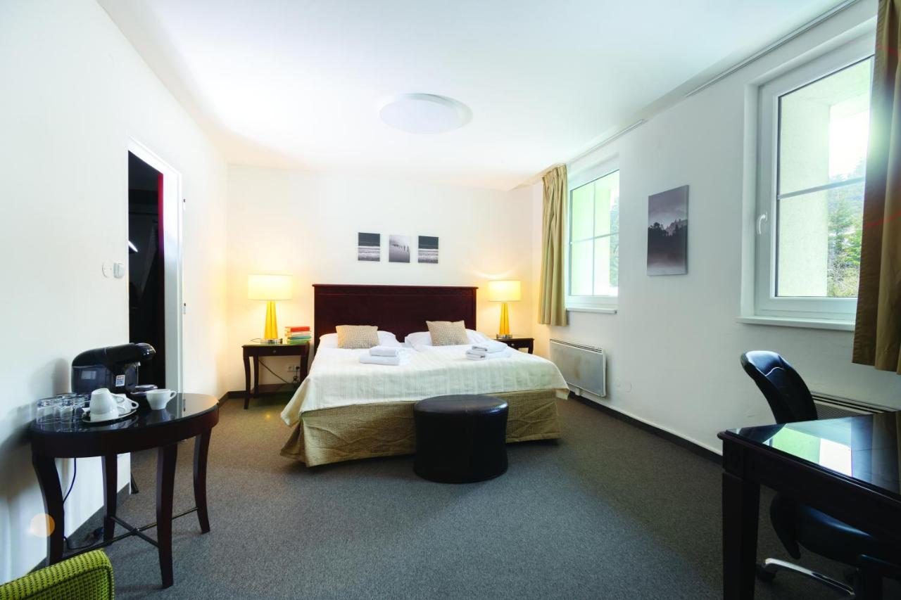 Hotel Petrovy Kameny Karlova Studánka Esterno foto